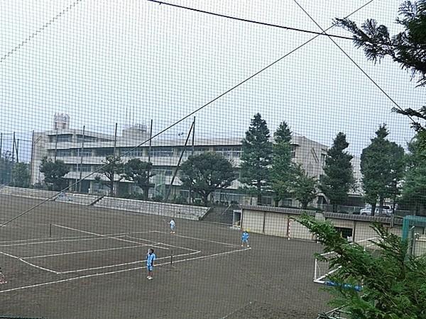 【周辺】横浜市立六角橋中学校まで868m、徒歩約10分です