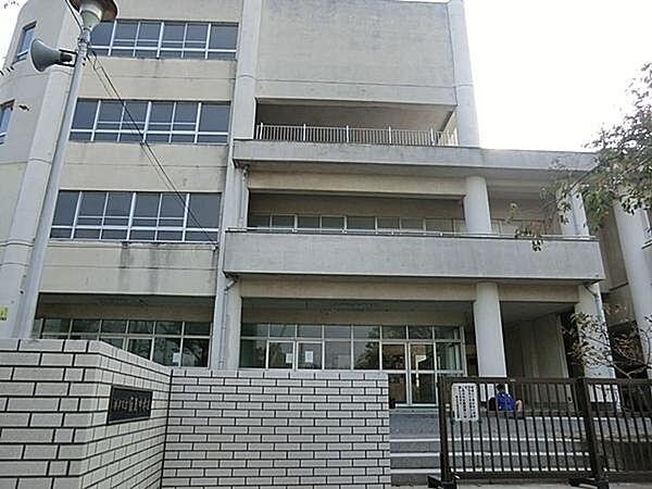 【周辺】横浜市立飯島中学校まで882m、徒歩約11分です