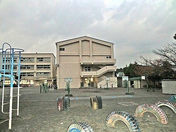 【周辺】横浜市立日野小学校まで813m、徒歩約10分です。