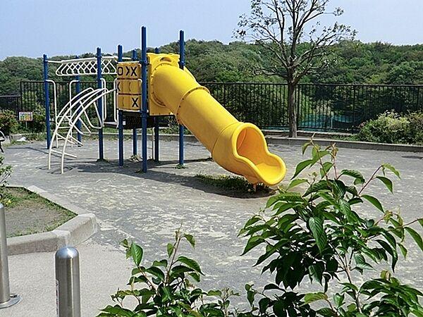 【周辺】吉田下打越公園まで1132m、徒歩約14分です。住宅街からも近く、周囲の目が届く場所なので子供が遊ぶには安心の公園です。