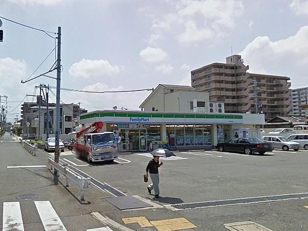 【周辺】ファミリーマート岸和田南町店まで687m