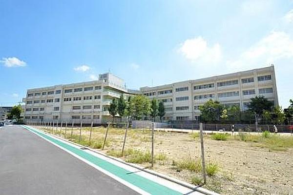 【周辺】高石市立取石中学校まで523m