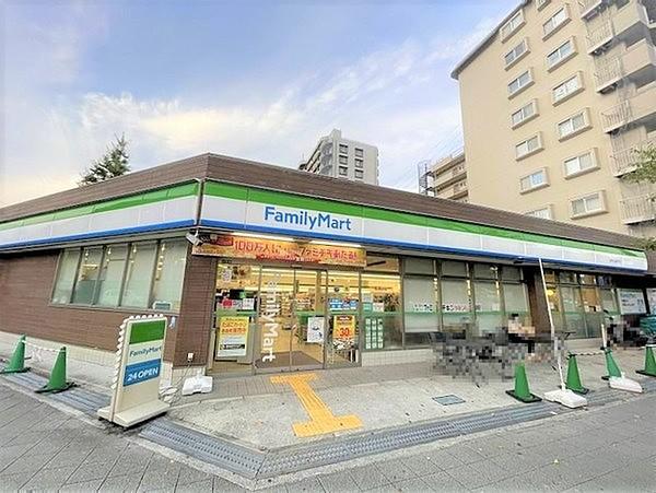 【周辺】ファミリーマート緑地公園駅東店まで460m