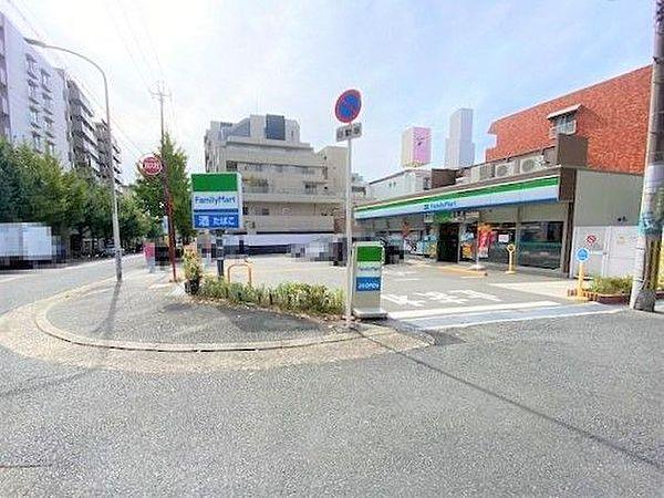 【周辺】ファミリーマート緑地公園駅西店まで320m