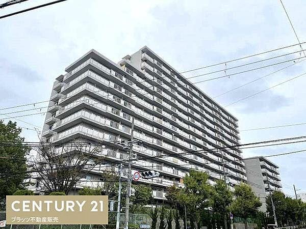 【外観】阪急千里線南千里駅までバス乗車約14分の立地。14階建ての1階部分となっております。お部屋は92.02平米ございます。