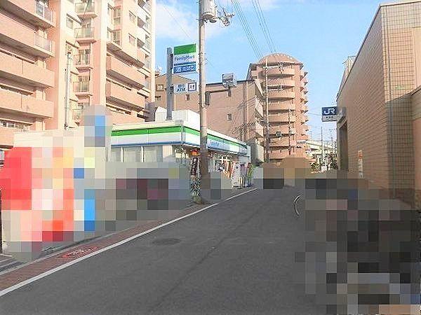 【周辺】ファミリーマート加島駅東口店まで200m