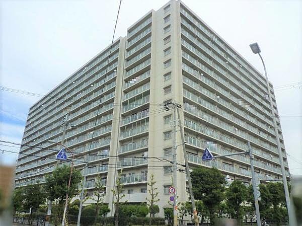 【外観】阪急宝塚線三国駅徒歩8分の立地。15階建ての7階部分となっております。お部屋は78.70平米ございます。
