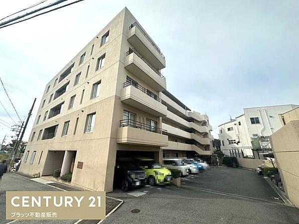 【外観】大阪モノレール少路駅徒歩11分の立地。5階建ての2階部分となっております。お部屋は66.54平米ございます。