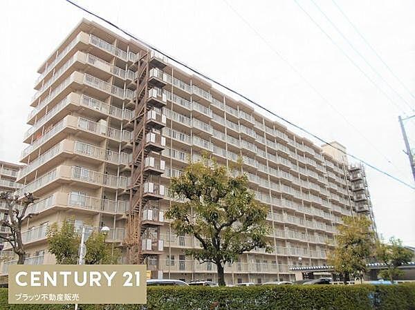 【外観】阪急神戸線神崎川駅まで徒歩7分の立地。11階建ての6階部分となっております。お部屋は66.45平米ございます。