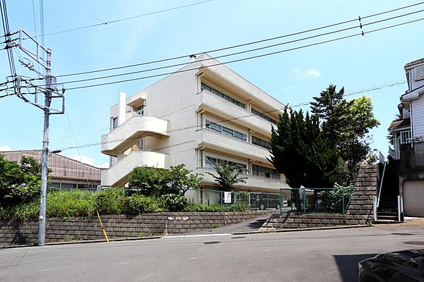 【周辺】横浜市立上の宮中学校まで497m、昭和53年4月　創立
