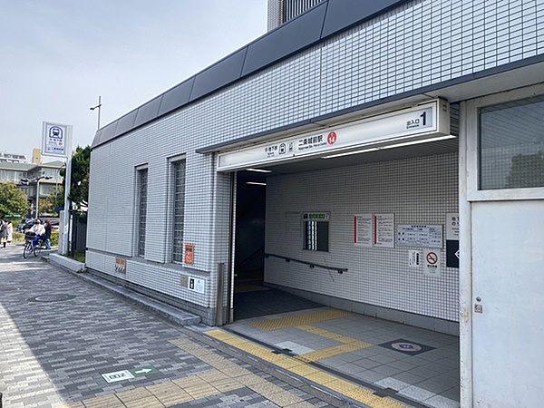【周辺】二条城前駅(京都地下鉄 東西線)まで933m
