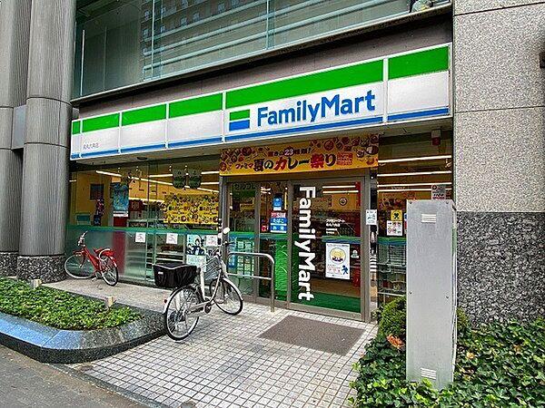 【周辺】ファミリーマート烏丸六角店まで593m