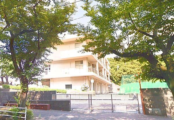 【周辺】横浜市立若葉台中学校まで750m