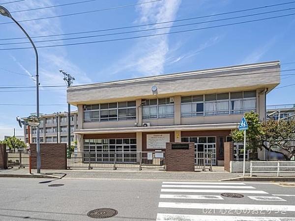 【周辺】横浜市立南瀬谷中学校まで621m