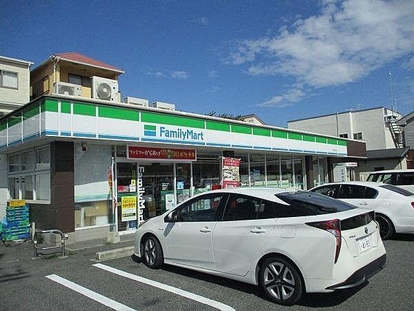 【周辺】ファミリーマート京屋西湊店まで132m