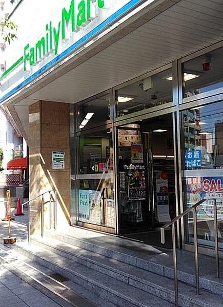 【周辺】ファミリーマートJR天王寺駅北口店まで255m
