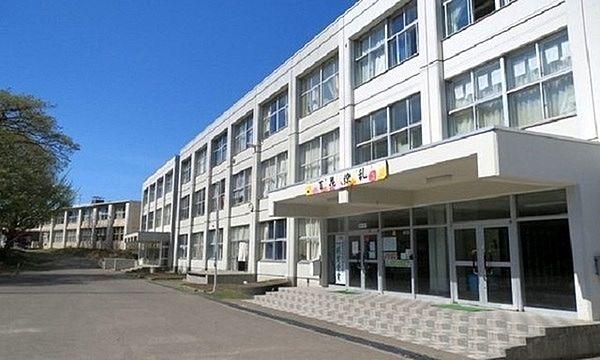 【周辺】北広島市立大曲中学校まで523m