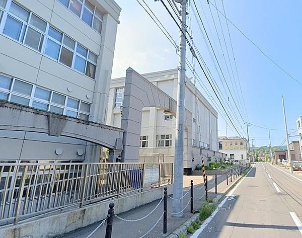 【周辺】小樽市立稲穂小学校まで496m