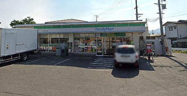 【周辺】ファミリーマート会津金川町店まで1444m、24時間営業で日々の生活に便利なコンビニ。