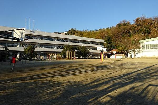 【周辺】葉山町立葉山小学校まで1440m