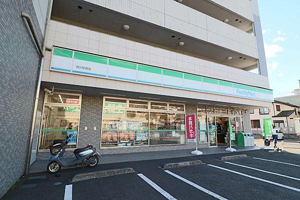 【周辺】ファミリーマート鶴川駅西店まで718m