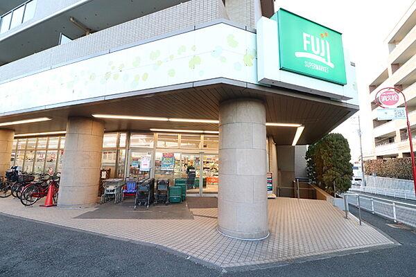 【周辺】Fuji五月台店まで110m、地域と密接なコミュニケーションを心がけ、『品質・サービス・店格』で地域一番店を目指しているスーパーマーケットです