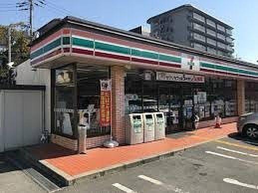【周辺】セブンイレブン茨木三島町店まで195m