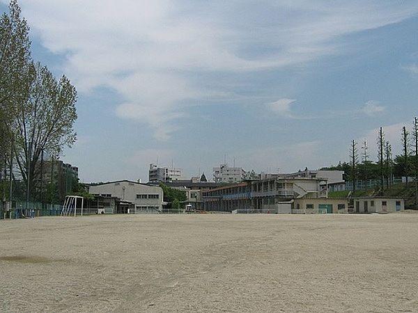 【周辺】枚方市立開成小学校まで579m