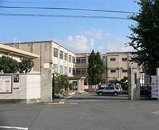 【周辺】京都市立山科中学校まで356m