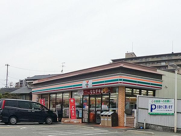 【周辺】セブンイレブン宝塚山本西店まで299m、徒歩4分