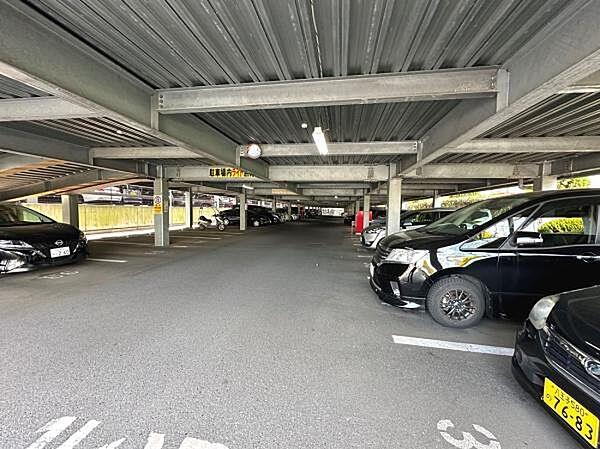 【駐車場】自走式の駐車場があります。