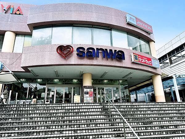 【周辺】sanwa堀之内店まで573m、スーパー三和堀之内店まで573メートルです。サンドラッグ京王堀之内駅前店も併設しております。
