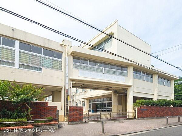 【周辺】横浜市立岡村中学校まで460m