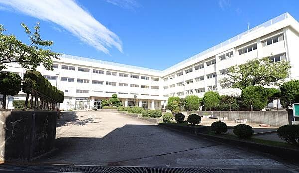 【周辺】新潟市立東青山小学校まで1171m
