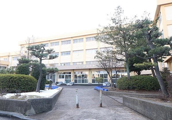 【周辺】新潟市立上山小学校まで1530m