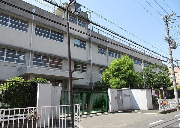 【周辺】東大阪市立八戸の里小学校まで870m