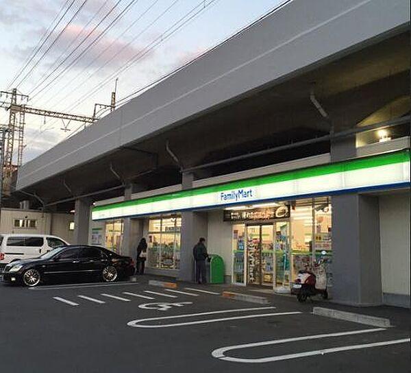 【周辺】ファミリーマート八戸ノ里駅東店まで380m