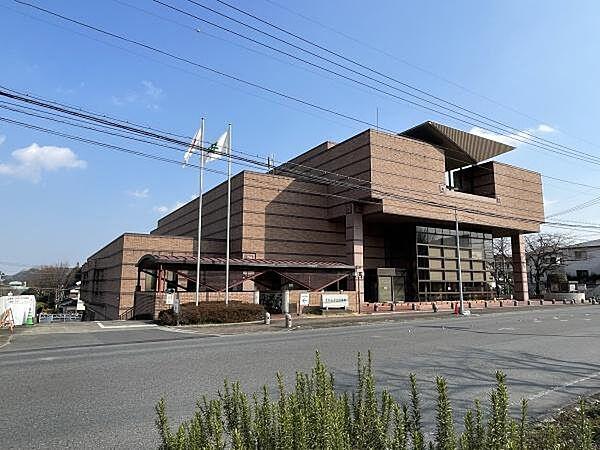 【周辺】東松山市立図書館まで519m