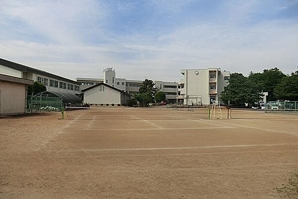 【周辺】取手市立永山中学校まで813m