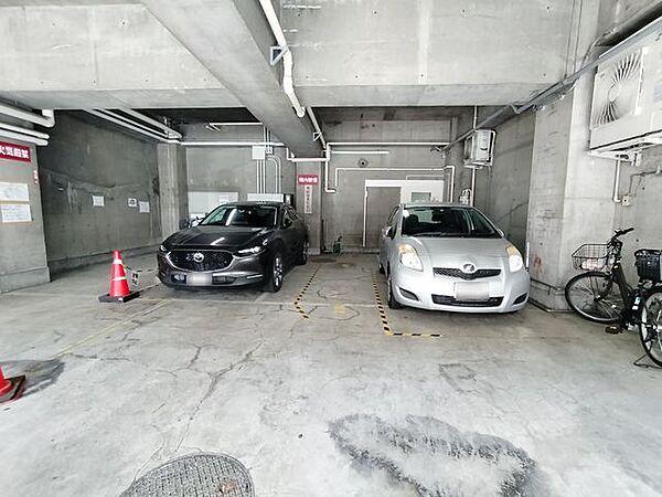 【駐車場】敷地内駐車場。