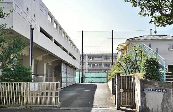 【周辺】横浜市立岩崎中学校まで939m