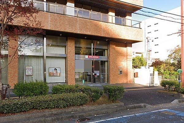 【周辺】北伊勢上野信用金庫本店営業部まで109m