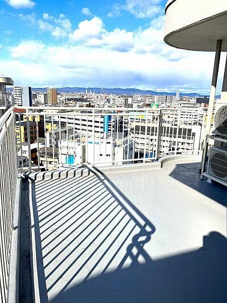 【外観】北摂エリアの景観を楽しめる11階ルーフバルコニー大阪市内にて11階眺望を独り占めできるプライベート空間となっております。