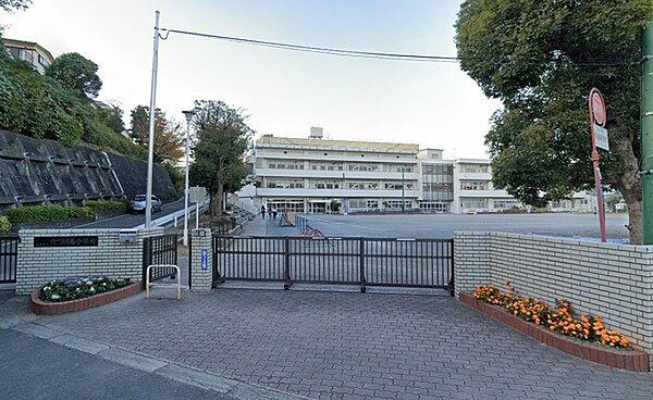 【周辺】横浜市立六つ川西小学校まで797m